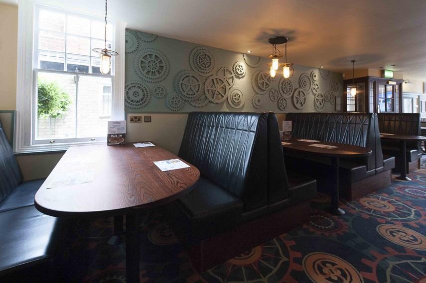 The Crown Hotel Wetherspoon Biggleswade Eksteriør billede